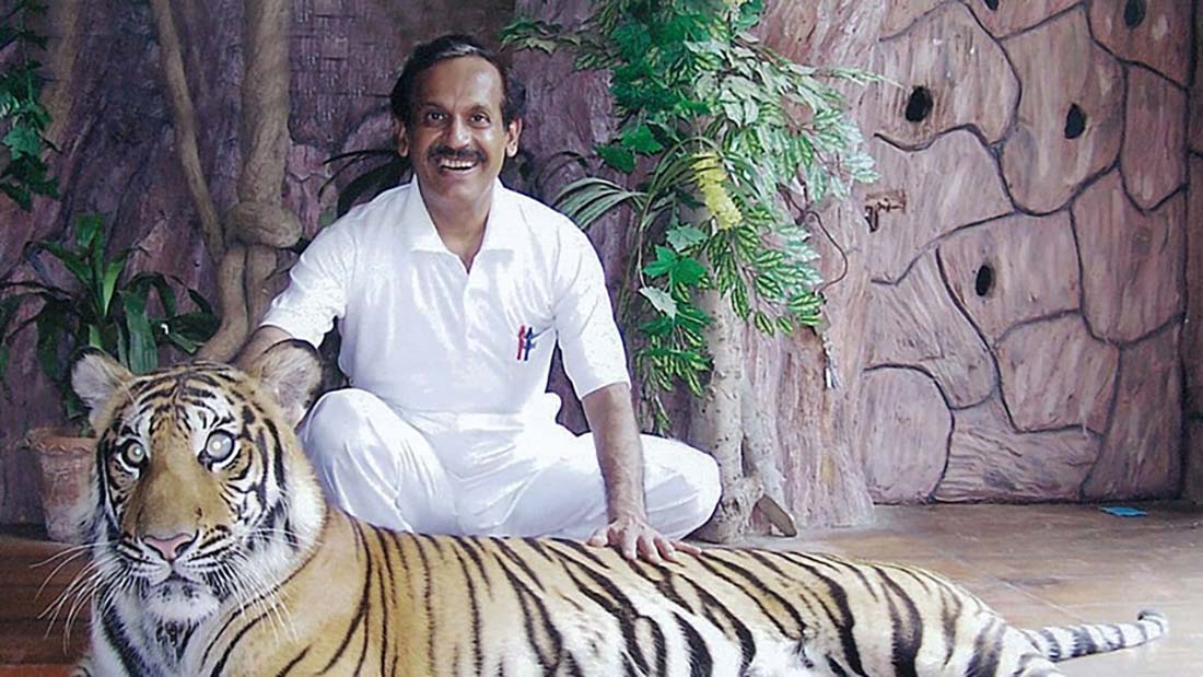 PANKAJ NARAM,  SUPERMEDICO DEL PRANA E DELL’ENERGIA COSMICA