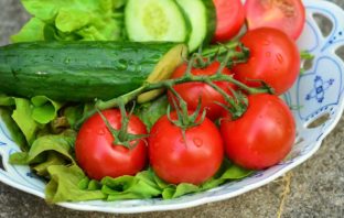 COMBINAZIONI ALIMENTARI E COMPATIBILITÀ TRA CETRIOLO E POMODORO