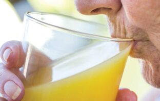 MADRE 89ENNE CON GRAVI DIFFICOLTÀ DI DEGLUTIZIONE
