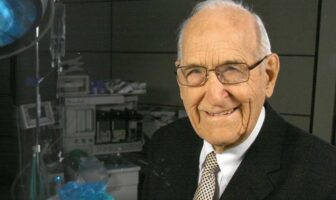 GLI STRAORDINARI 98 ANNI DEL CARDIOCHIRURGO VEGANO WAREHAM