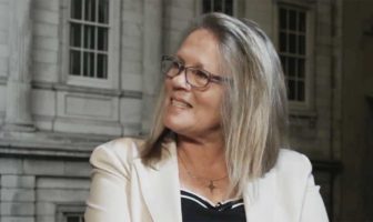 INTERVISTA ALLA DR JUDY MIKOVITS | CONNESSIONE CANCRO-VACCINI Judy mikovits