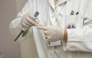 VOGLIAMO LA CURA ANTICANCRO E LA VOGLIAMO SUBITO