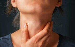 NODULI ALLA TIROIDE E SCACCO MATTO ALLA SOTTOMISSIONE MEDICA