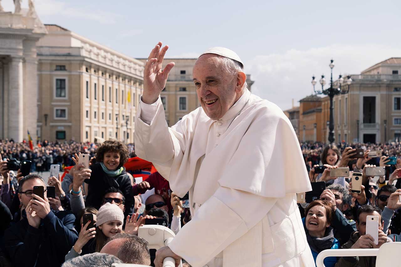 GAFFE DI CHIAMARSI FRANCESCO E USCITE INOPPORTUNE DEL PAPA