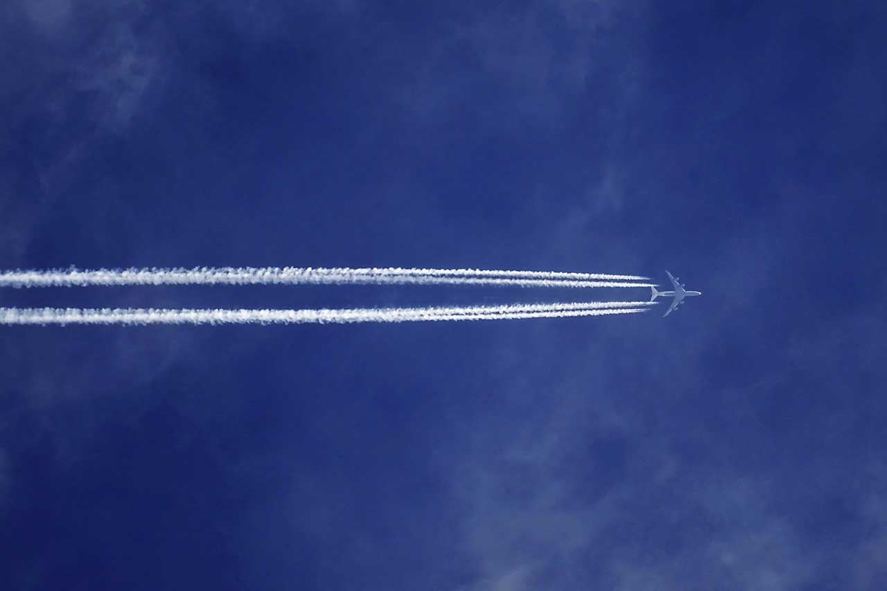 L’IGNOBILE INSULTO DELLE SCIE CHIMICHE