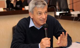 UNA GUERRA VIRALE ASSURDA E PERSA IN PARTENZA