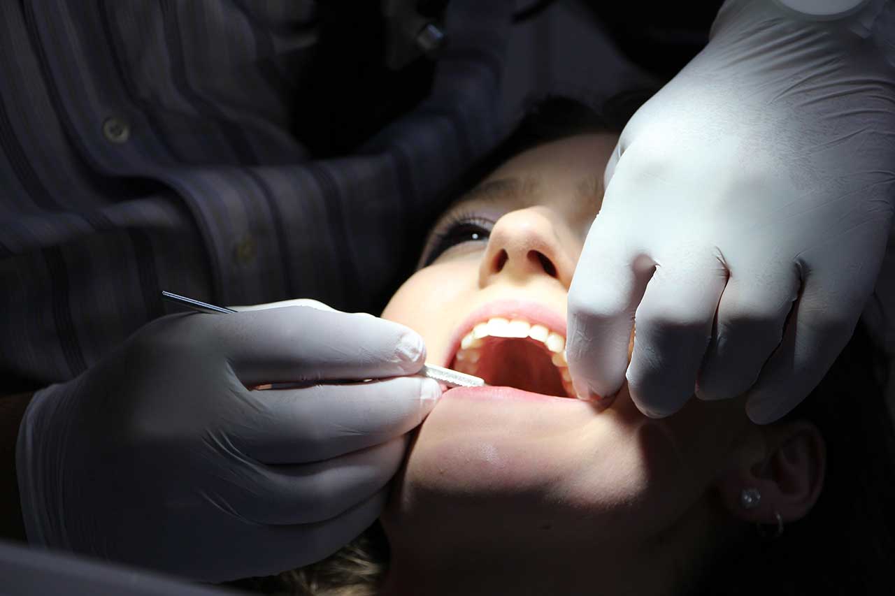 IMPIANTI DENTALI IN TITANIO IN TUTTA SERENITÀ E SICUREZZA